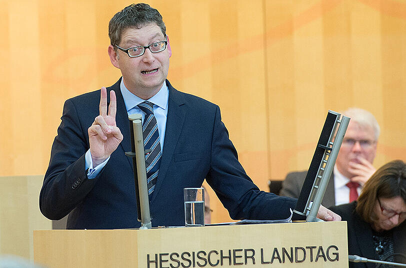 Der SPD-Vize attackiert Wolfgang Schäuble scharf.