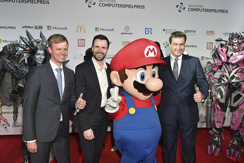Ministerpräsident Dr. Markus Söder und Super Mario