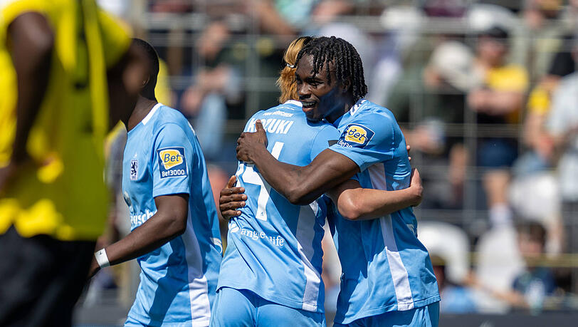 Dickson Abiama (r.) hat die Löwen mit seinem 2. Saisontreffer in Führung geschossen.