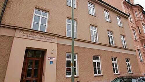 Die Maria-Ward-Schule: Hier wird den Schülerinnen Zivilcourage beigebracht Die Maria-Ward-Schule: Hier wird den Schülerinnen Zivilcourage beigebracht