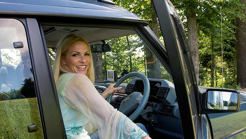 Sportlich: Sonya Kraus im Range Rover Sportlich: Sonya Kraus im Range Rover