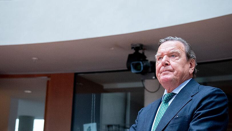 Gerhard Schröder (SPD). Gerhard Schröder (SPD).