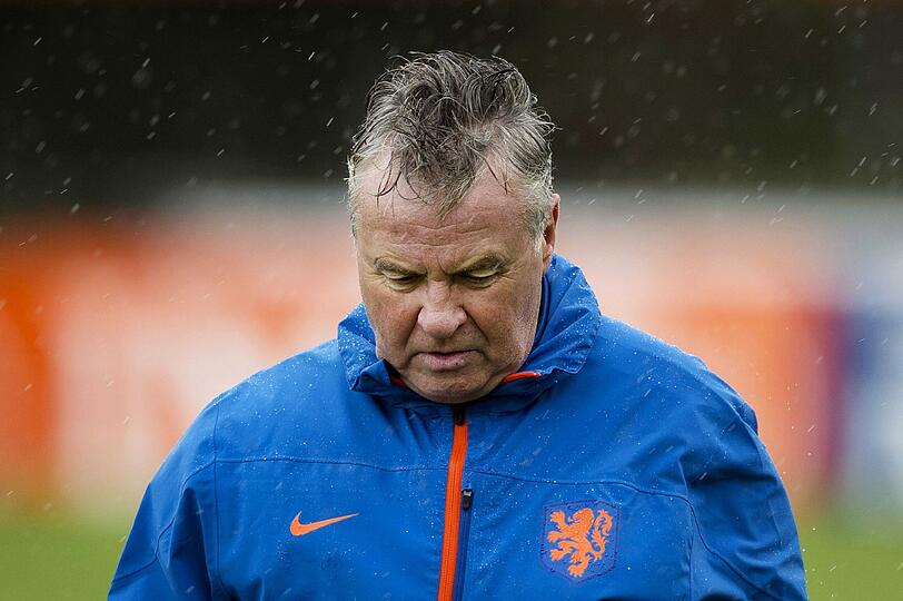 Muss sich nach dem schwachen Start in die EM-Qualifikation rechtfertigen: Bondscoach Guus Hiddink.