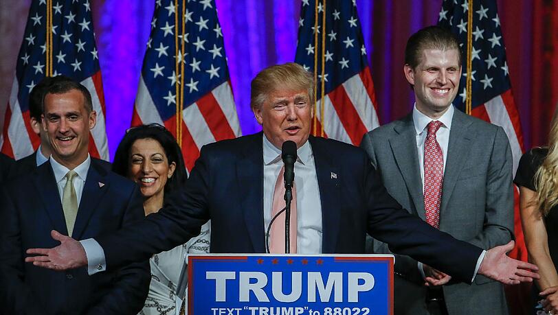 Donald Trump als 45. Präsident der Vereinigten Staaten? So könnte seine Amtszeit aussehen. Donald Trump als 45. Präsident der Vereinigten Staaten? So könnte seine Amtszeit aussehen.