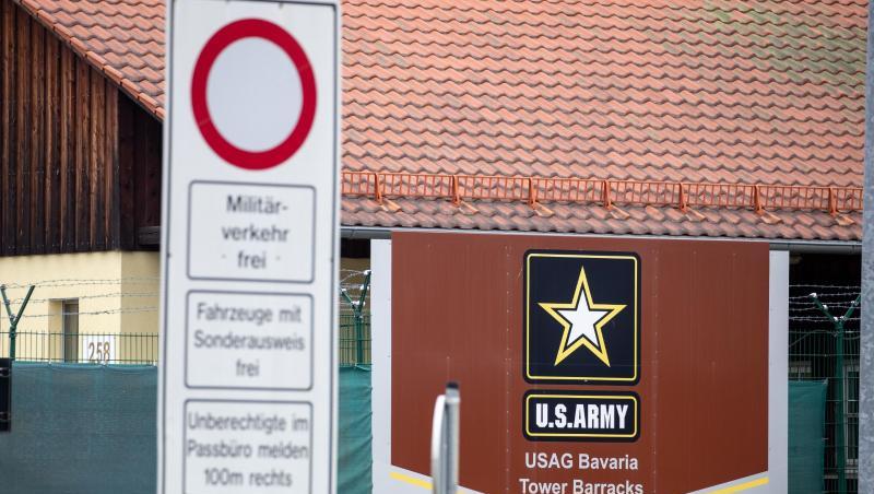 Schild "U.S.Army - USAG Bavaria - Tower Barracks" vor dem Truppenübungsplatz in Grafenwöhr. Foto: Daniel Karmann/dpa/Archivbild Schild "U.S.Army - USAG Bavaria - Tower Barracks" vor dem Truppenübungsplatz in Grafenwöhr. Foto: Daniel Karmann/dpa/Archivbild