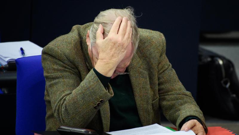 Wer folgt ihm als AfD-Vorsitzender? Die Nachfolgedebatte um Alexander Gauland bringt die Partei in Turbulenzen. Wer folgt ihm als AfD-Vorsitzender? Die Nachfolgedebatte um Alexander Gauland bringt die Partei in Turbulenzen.