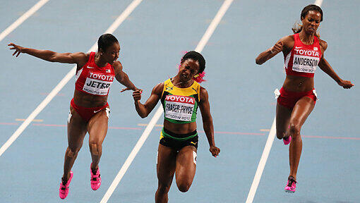 Die Jamaikanerin Shelly-Ann Fraser-Pryce läuft ins Ziel. Die Jamaikanerin Shelly-Ann Fraser-Pryce läuft ins Ziel.
