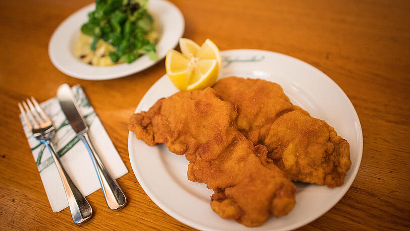 Wer mittags öfter mal Salat statt Schnitzel wählt, kann dem nachmittäglichen Schnitzelkoma entgehen. Wer mittags öfter mal Salat statt Schnitzel wählt, kann dem nachmittäglichen Schnitzelkoma entgehen.