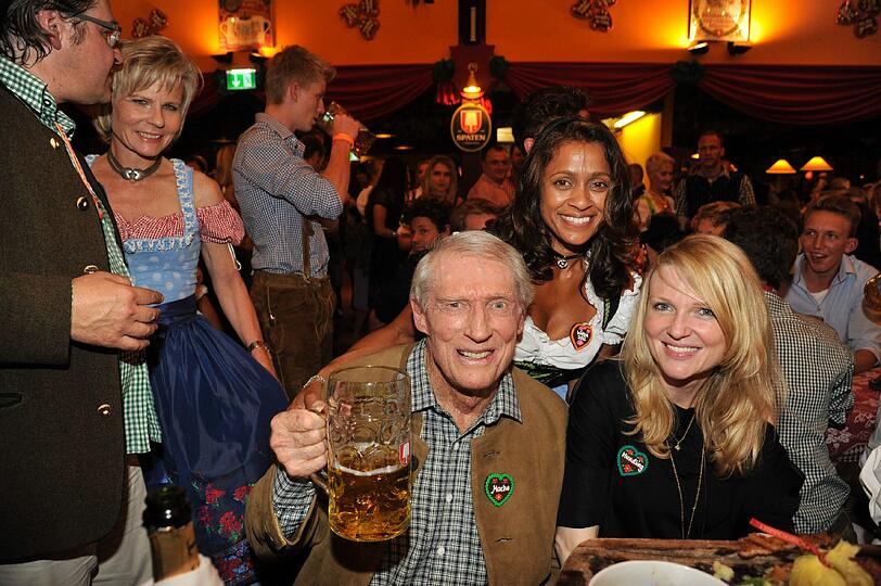 US-Bodybuilder-Legende Brad Harris mit seiner Tochter Sabrina Calley und Ramona Braganza im Hippodrom.