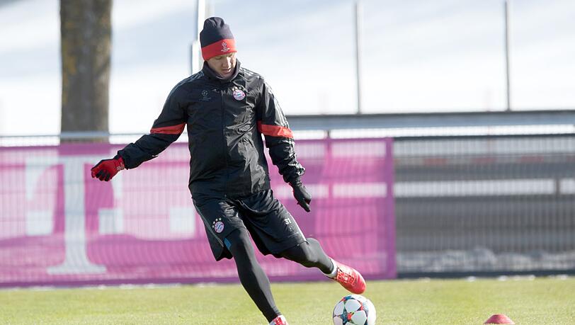 Vor dem Trip nach Donezk: Der FC Bayern beim Abschlusstraining. Vor dem Trip nach Donezk: Der FC Bayern beim Abschlusstraining.