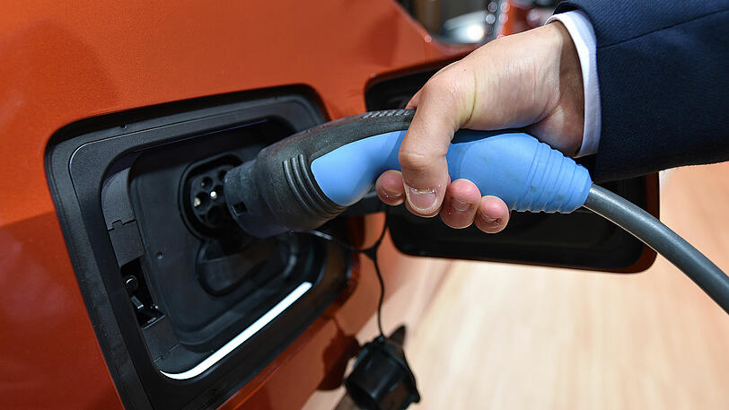Laden statt tanken: Alternative Antriebe kommen immer mehr in Mode.