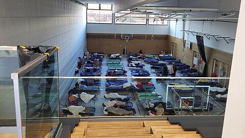 Auch in der Sporthalle der Berufsschule in der Ruppertstraße sind Flüchtlinge aus der Ukraine untergebracht worden.