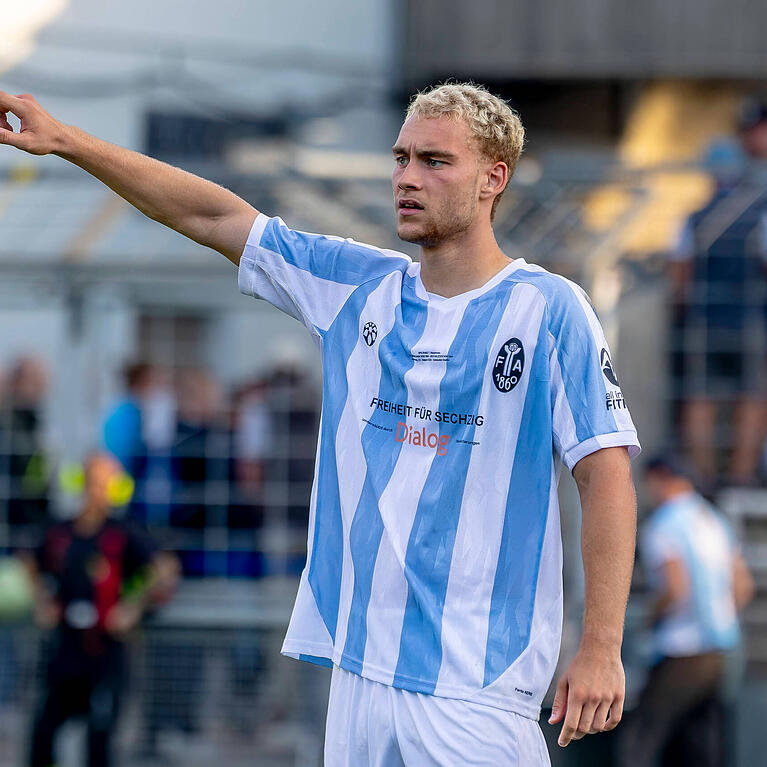 Da geht es lang: Lasse Fa&szlig;mann w&auml;chst in die Rolle des Defensivchefs beim TSV 1860.