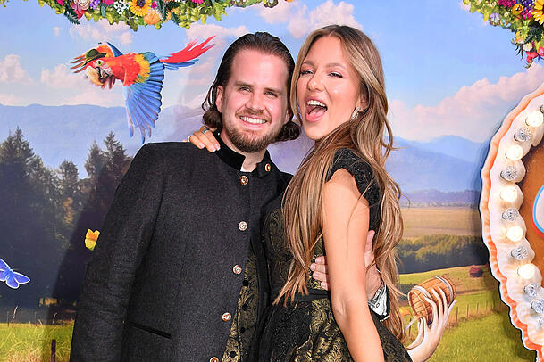 Joelina Drews und ihr Partner Adrian Louis heuer beim "HeidiFest" in München. Joelina Drews und ihr Partner Adrian Louis heuer beim "HeidiFest" in München.