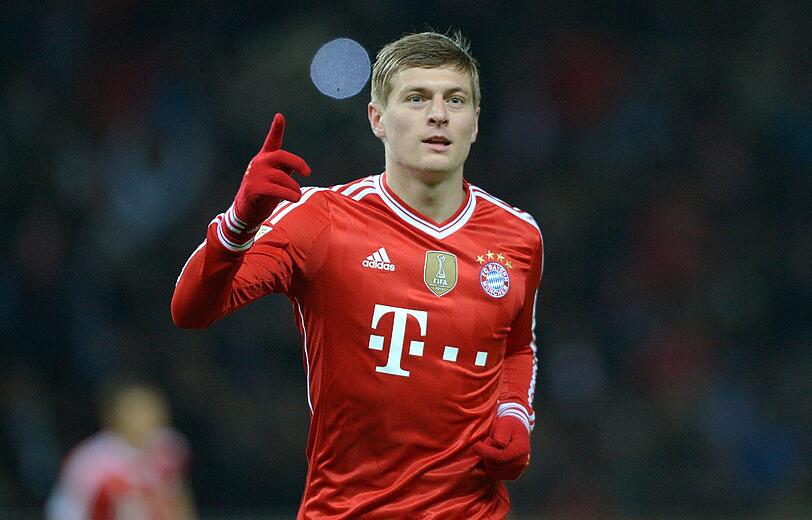 TONI KROOS NOTE 3
Unauffälliger als Schweinsteiger neben ihm. Aber: Super platzierter Abschluss beim 2:0, viele Ballgewinne. Mehr davon!