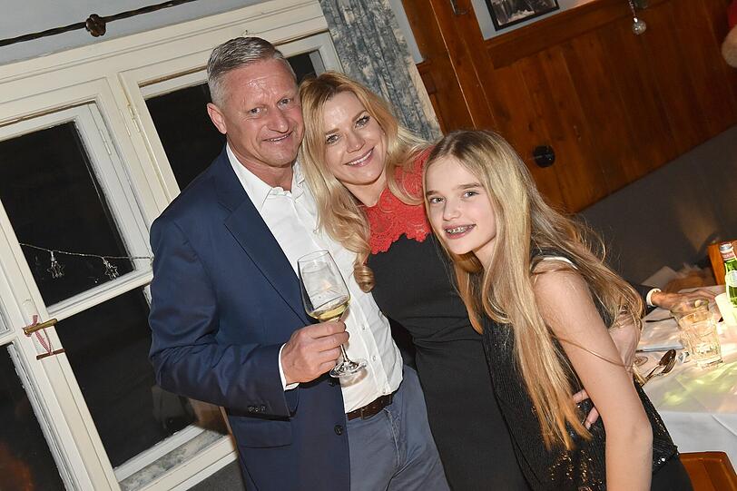 Stefan Blöcher mit Freundin Anna Bosch und Tochter Noelia Liebig