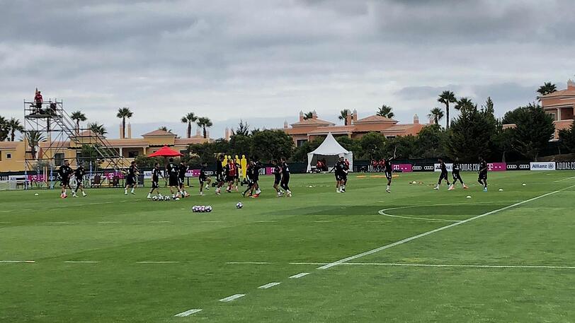 Viel Betrieb auf dem Trainingsplatz an der Algarve