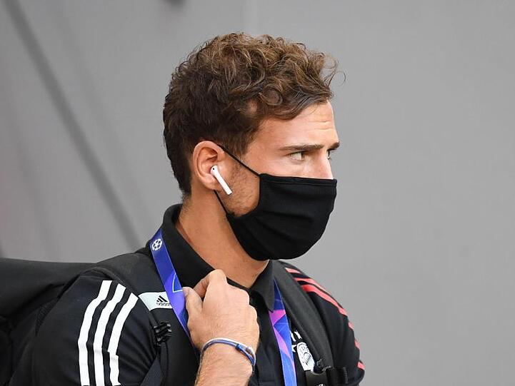Münchens Leon Goretzka kommt vor Spielbeginn an. Foto: Sven Hoppe/dpa/Archivbild