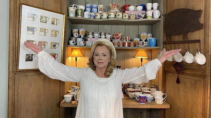 Noch alle Tassen im Schrank: Marijke Amado daheim.
