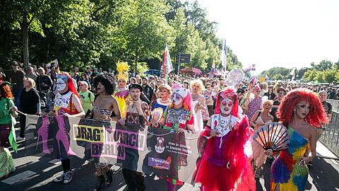 Zum ersten Mal gab es beim Berliner Christopher Street Day in Berlin einen Drag March.