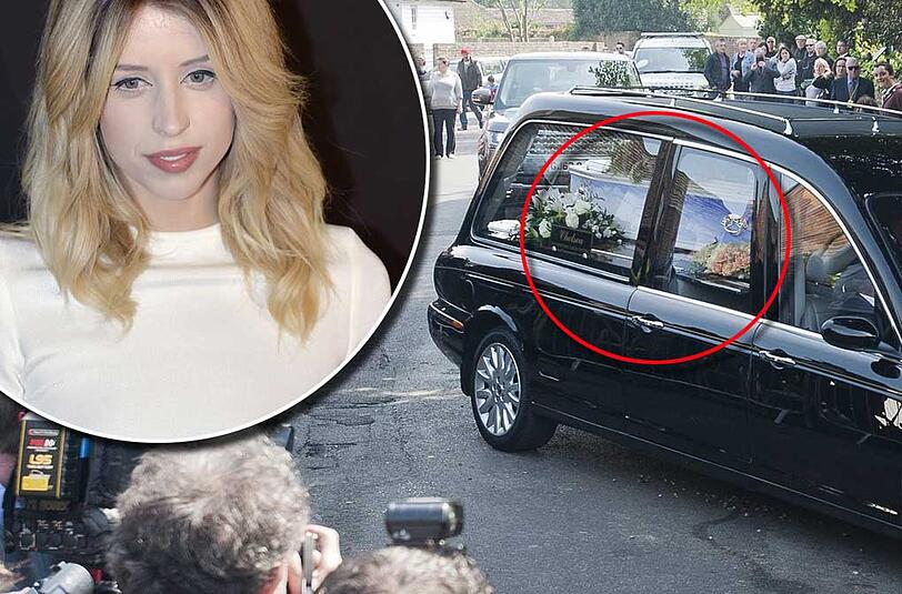 Weißer Sarg, blaue Wolken, Bilder ihrer Kinder und ihres Mannes: Peaches Geldof wurde in einem bemalten Sarg beerdigt. Die Bilder von der Beerdigung und der Trauerfeier...