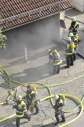 In Milbertshofen brannten zehn Autos in einer Tiefgrage. Es entstand ein enormer Sachschaden.