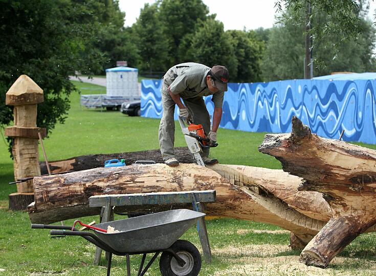Ab dem 22. Juni ist wieder Tollwood-Time, das beliebte Festival beginnt. Die AZ war beim Aufbau der Zelte, Buden und sonstigen Einrichtungen dabei - die Bilder.