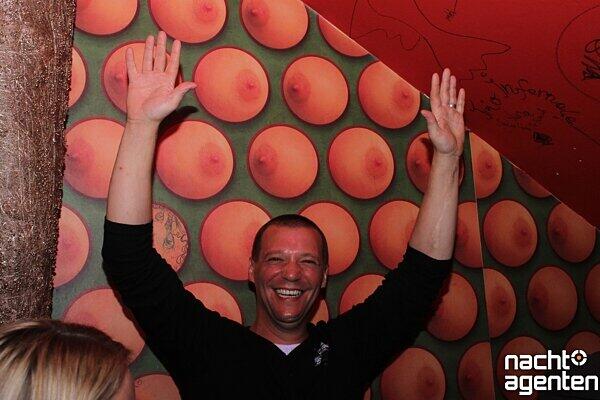 Das X-Cess gehört auch nach seinem Umzug zu den kultigsten Kneipen in München. Mehr Partybilder unter:  www.nachtagenten.de