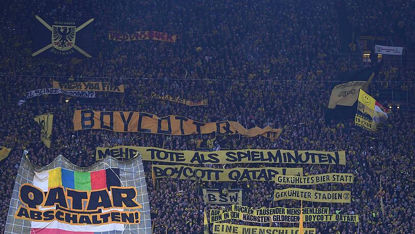 Der Boykott-Aufruf der Dortmunder Ultras am Samstag. Der Boykott-Aufruf der Dortmunder Ultras am Samstag.
