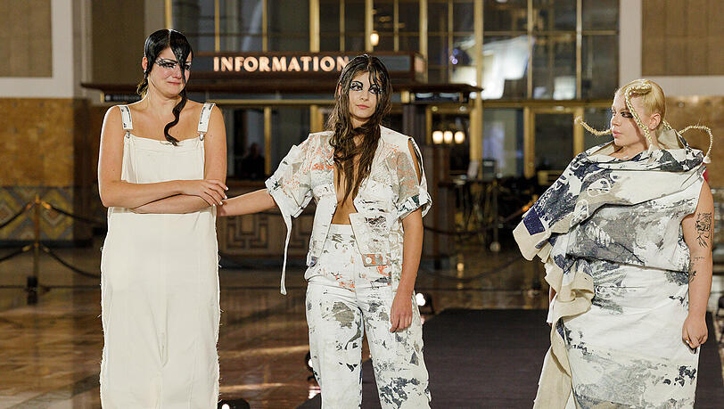 Bei "Germany's Next Topmodel" 2023 präsentieren sich die Kandidatinnen in außergewöhnlicher Mode.