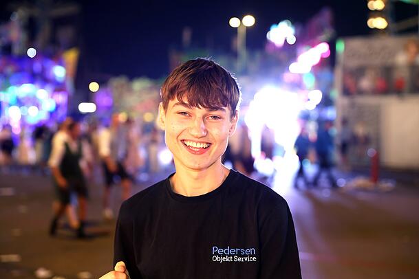 Ein junger Putzmann: Oskar Pedersen (18). Ein junger Putzmann: Oskar Pedersen (18).