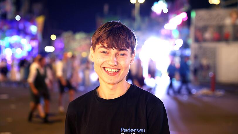 Ein junger Putzmann: Oskar Pedersen (18). Ein junger Putzmann: Oskar Pedersen (18).