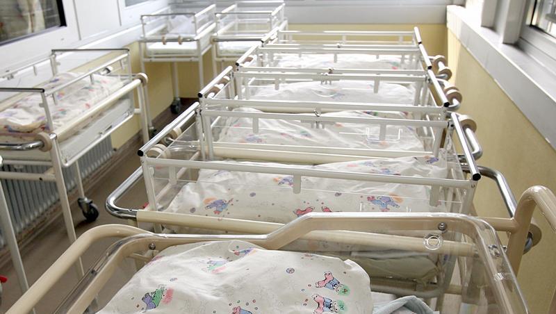 Der 17-Jährige wollte noch ein Geschenk für sein Baby besorgen und beklaute dafür die Hebamme. Der 17-Jährige wollte noch ein Geschenk für sein Baby besorgen und beklaute dafür die Hebamme.