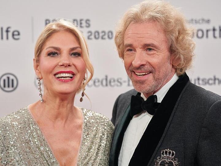 Thomas Gottschalk mit Karina Mroß beim 50. Ball des Sports.