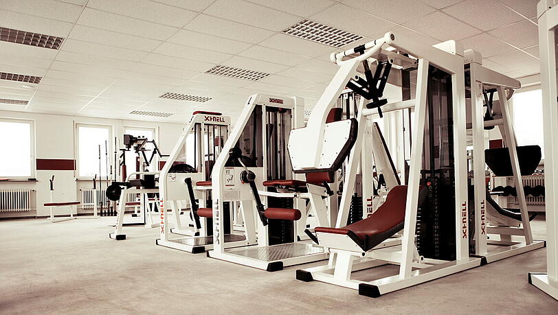 Im Fitness-Studio sollten Mitglieder auch während der Sommermonate wöchentlich trainieren. Im Fitness-Studio sollten Mitglieder auch während der Sommermonate wöchentlich trainieren.