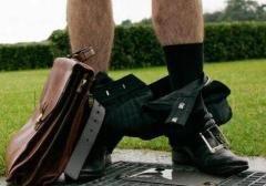 Symbolbild: In Neu-Ulm schnappte die Polizei einen Exhibitionisten auf dem Friedhof