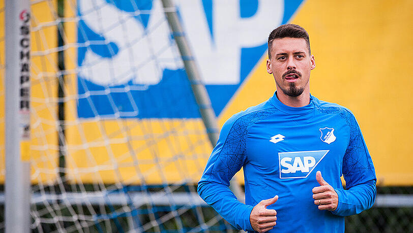 Sandro Wagner ist gerade erst vom SV Darmstadt 98 zur TSG 1899 Hoffenheim gewechselt, spielte auch schon für die deutsche U21-Nationalelf. Sandro Wagner ist gerade erst vom SV Darmstadt 98 zur TSG 1899 Hoffenheim gewechselt, spielte auch schon für die deutsche U21-Nationalelf.