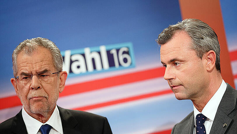 Ob Alexander Van der Bellen (l) oder Norbert Hofer (r) österreichischer Bundespräsident wird, entscheidet sich offenbar auch im zweiten Anlauf noch nicht. Ob Alexander Van der Bellen (l) oder Norbert Hofer (r) österreichischer Bundespräsident wird, entscheidet sich offenbar auch im zweiten Anlauf noch nicht.