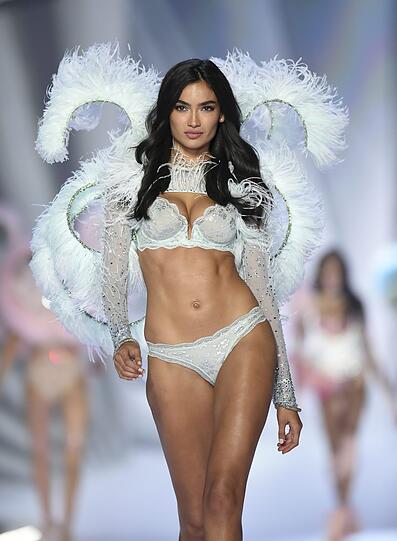 Ganz in Weiß: "Engel" Kelly Gale