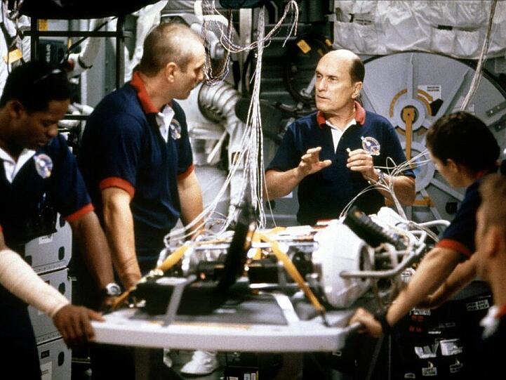 Um die Erde vor dem Himmelskörper zu retten, wird eine Gruppe Astronauten ins All geschickt