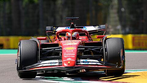 Ferrari-Pilot Charles Leclerc dominierte den ersten Testtag in Imola.