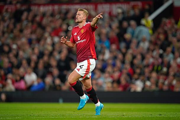 United- statt Bayern-Trikot: Matthijs de Ligt. United- statt Bayern-Trikot: Matthijs de Ligt.