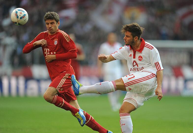 THOMAS MÜLLER: Immer unter Strom, ein ständiger Unruheherd auf dem rechten Flügel. Nicht besonders glücklich in seinen Dribblings und Abschlüssen, vergab seine beste Chance in Minute 75. Aber dennoch: unverzichtbar. NOTE: 3