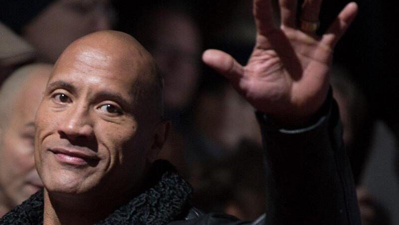 Dwayne Johnson hätte seinen Vater gerne noch einmal umarmt. Dwayne Johnson hätte seinen Vater gerne noch einmal umarmt.