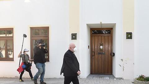 Kardinal Marx in Garching.