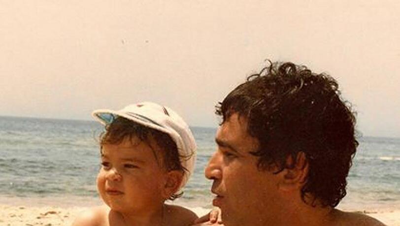 Elyas M'Barek genießt mit seinem Vater einen Tag am Strand von Tunesien Elyas M'Barek genießt mit seinem Vater einen Tag am Strand von Tunesien