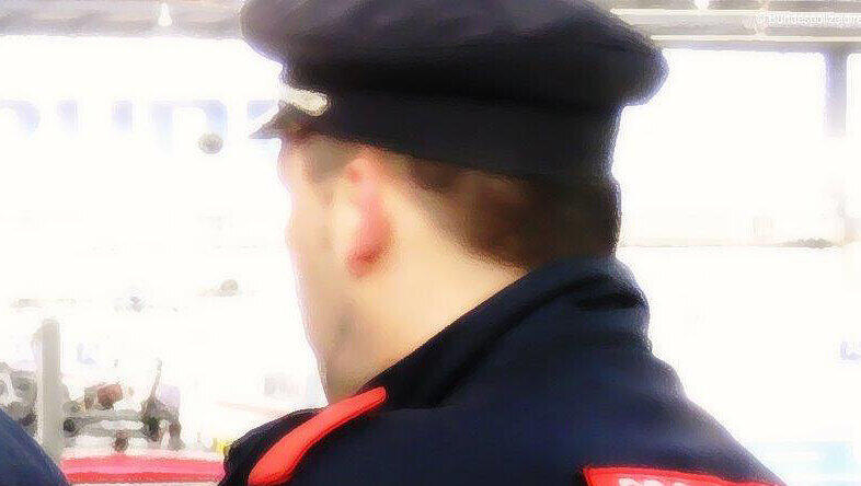 Der Angreifer trat dem Bahnmitarbeiter ins Gesicht. Der Angreifer trat dem Bahnmitarbeiter ins Gesicht.