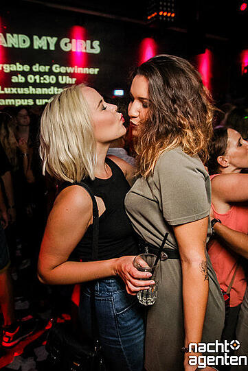 Der "New Satday" - House vs. Black 2.0 findet jeden Samstag im Jack Rabbit statt.