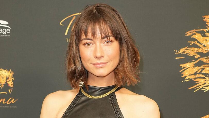 Jennifer Lange verkündet ihre Verlobung. Jennifer Lange verkündet ihre Verlobung.