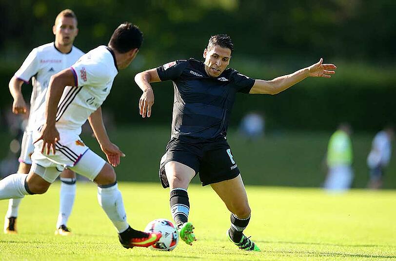 Am Freitagabend fand das Testspiel zwischen dem TSV 1860 und dem FC Basel statt. Sascha Mölders rettete den Löwen durch ein Tor in den letzten Minuten das 1:1-Unentschieden. Die Bilder.